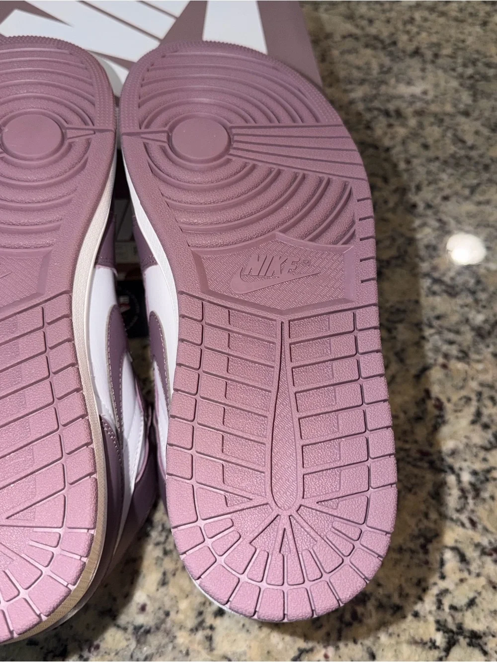 Size 10 Jordan 1 Retro OG High Mauve SKU DZ5485-105 Brand New
